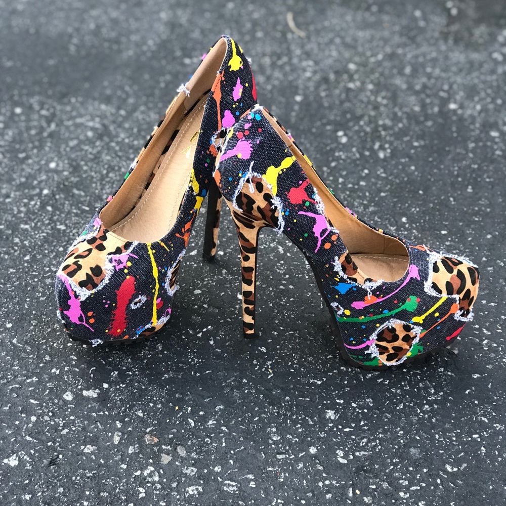 Tie dye platforms